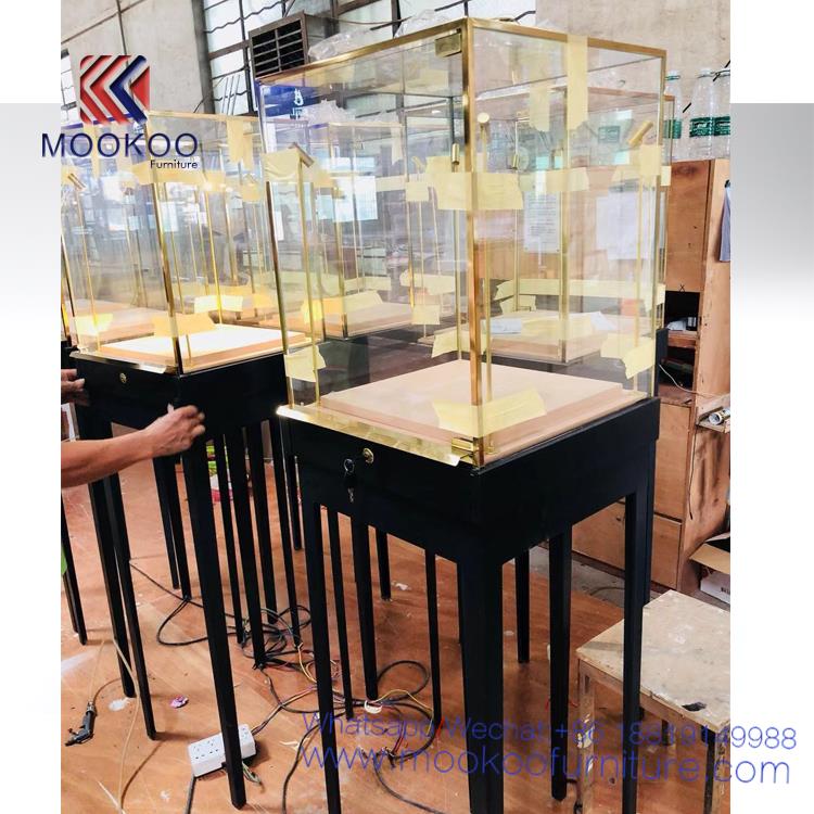 Jewelry stands1