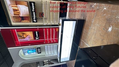 Visualizza un portabanca per profumi per Duty Free Shop