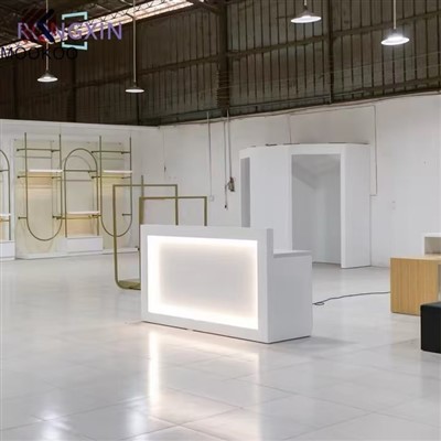 Stand per vestiti nel Regno Unito