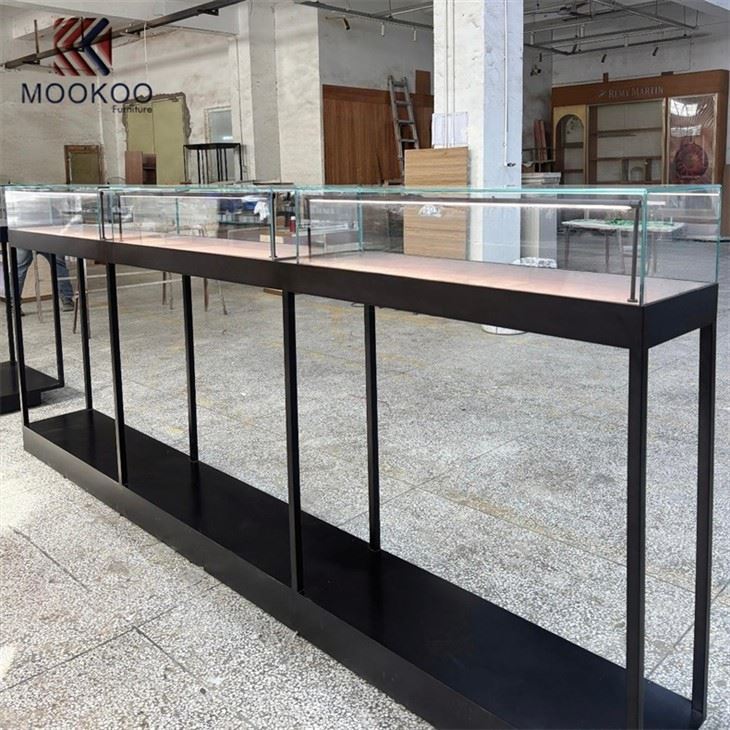 Mobile in Ceramica Sabbiata in Acciaio Inox