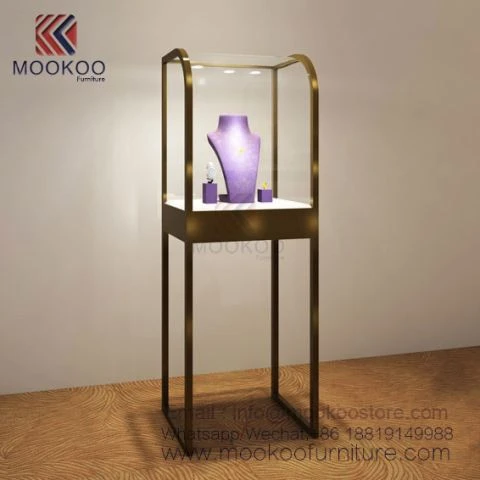 Display di gioielli antichi