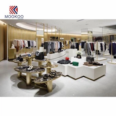 Banco di mostra del negozio di vestiti