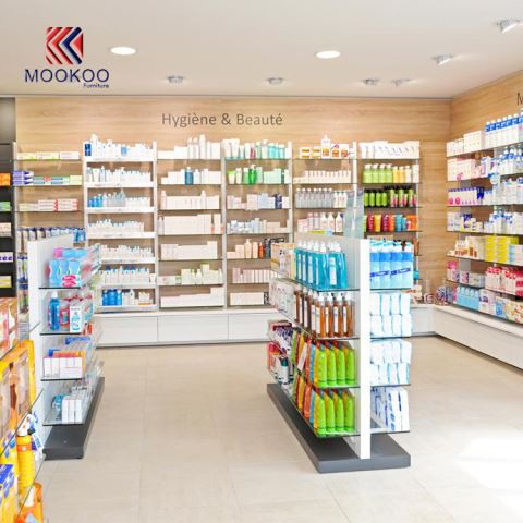 Vetrina per negozio di farmacia personalizzata